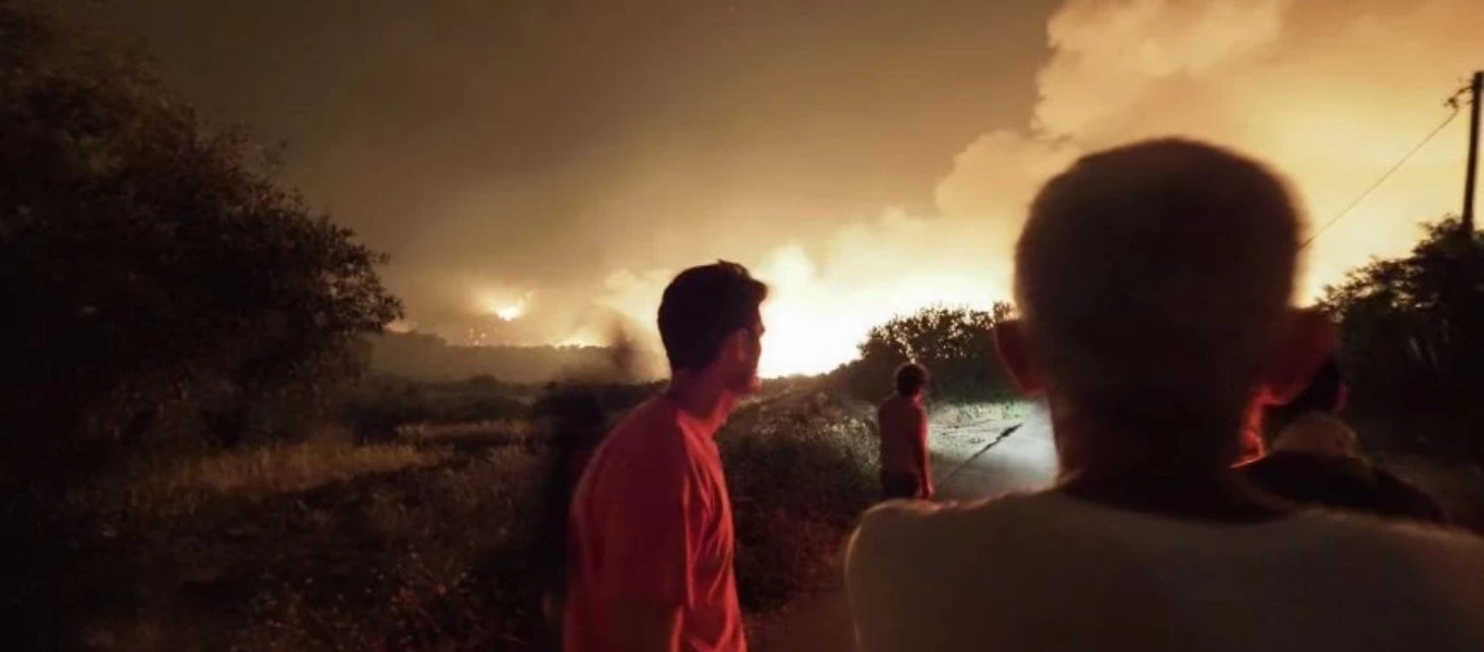 Φωτιά στην Εύβοια: Κάτοικος της περιοχής και δημοσιογράφος ξεσπούν σε κλάματα στον αέρα (βίντεο)